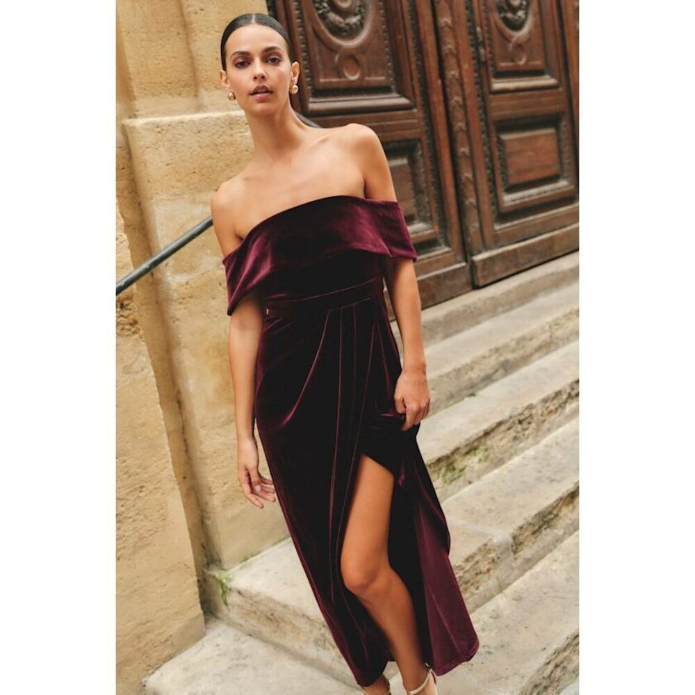BRAND NEW Lulus I'm Enchanted Burgundy Velvet Off shoulder Dress Red - Size L